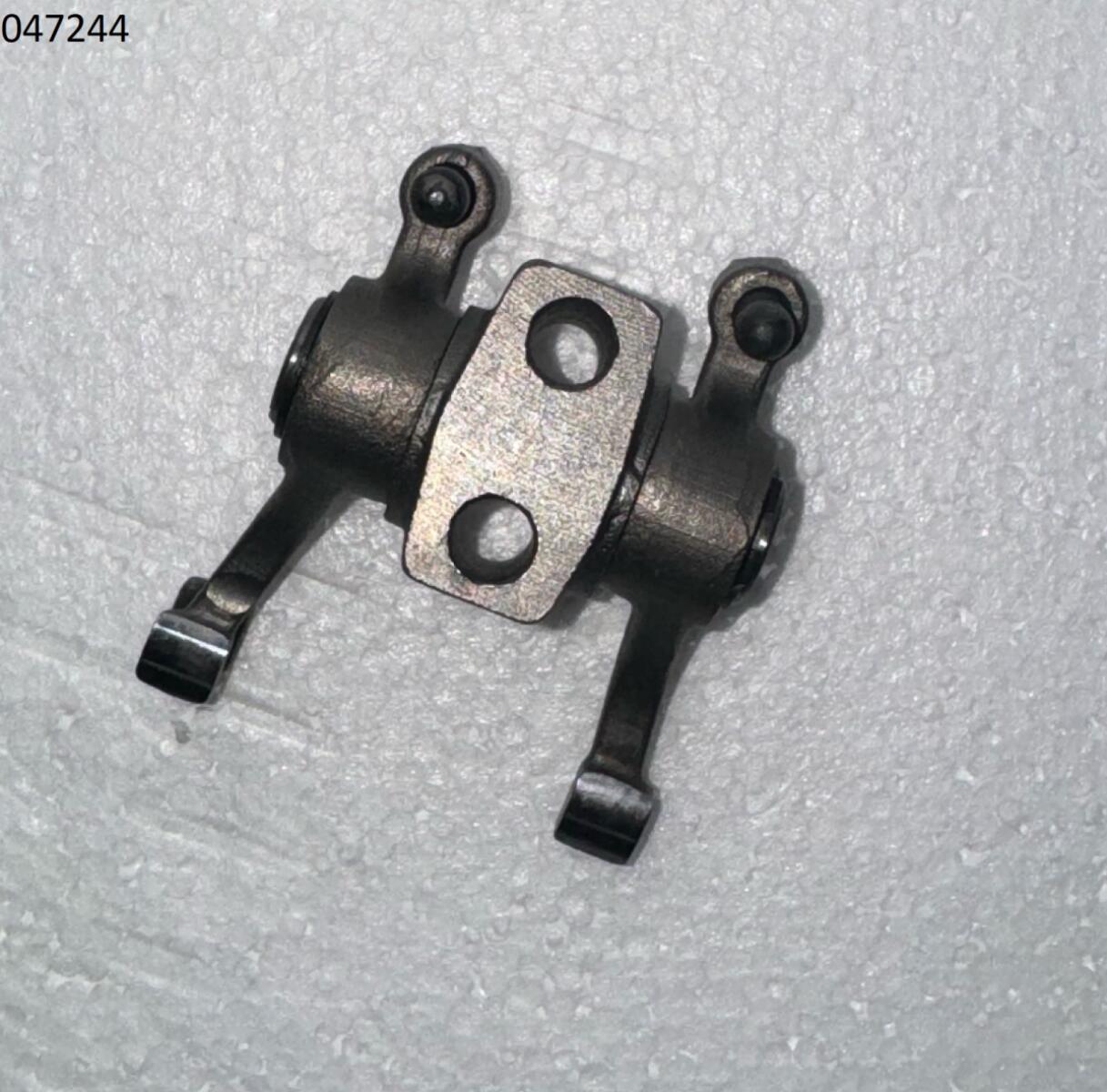 Коромысло в сборе SDG 8000(..),1100FE Sh / Rocker arm (TSS SDG 8000EHA-SP-3-2-12) Коромысло в сборе SDG 8000(..),1100FE Sh / Rocker arm (TSS SDG 8000EHA-SP-3-2-12)