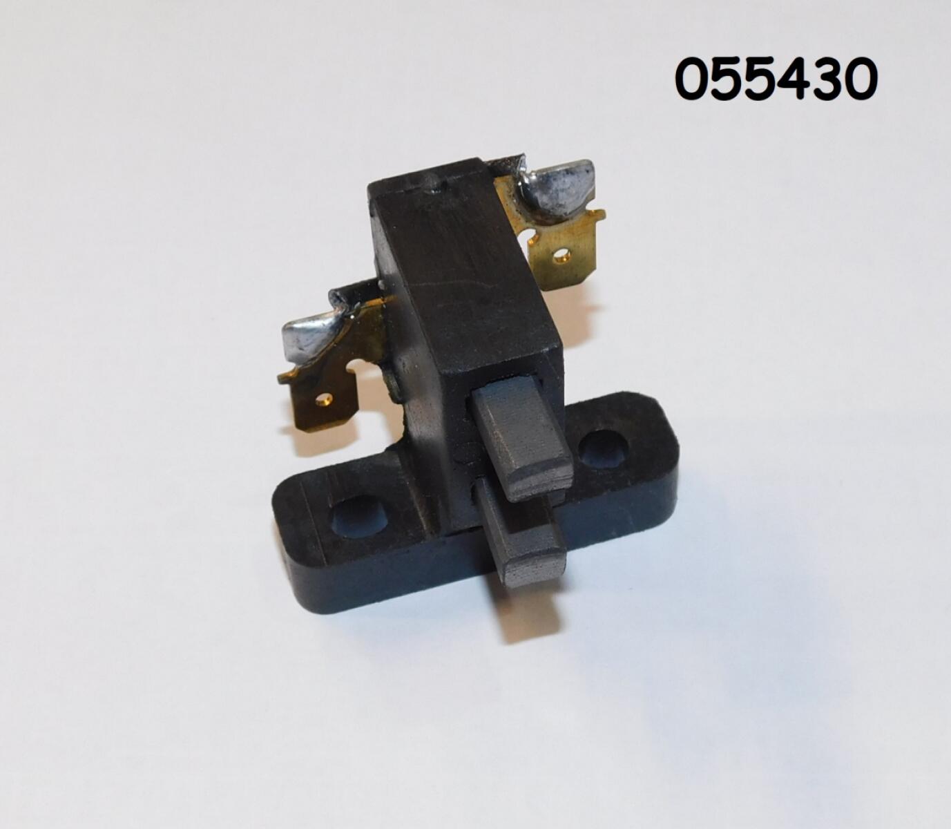Щеткодержатель со щетками в сборе SDG 5500(..)-7500(..) Cm / Carbon brush Assy (20183-00015-00) Щеткодержатель со щетками в сборе SDG 5500(..)-7500(..) Cm / Carbon brush Assy (20183-00015-00)