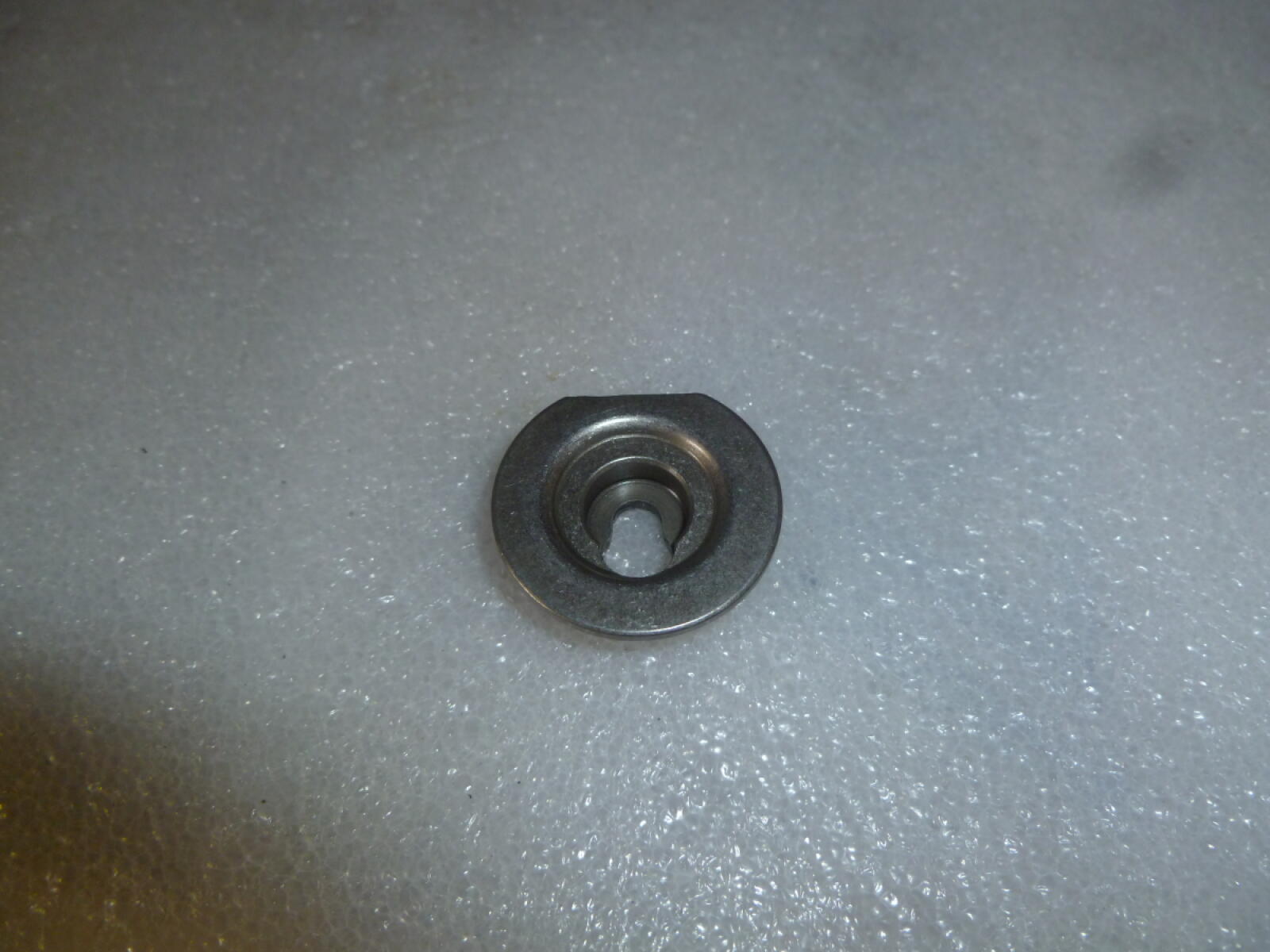 Тарелка верхняя пружины выпускного клапана SGG 7500(..),SC192FB Sc / Retainer, exhaust valve spring (14446-E88F-0000) Тарелка верхняя пружины выпускного клапана SGG 7500(..),SC192FB Sc / Retainer, exhaust valve spring (14446-E88F-0000)