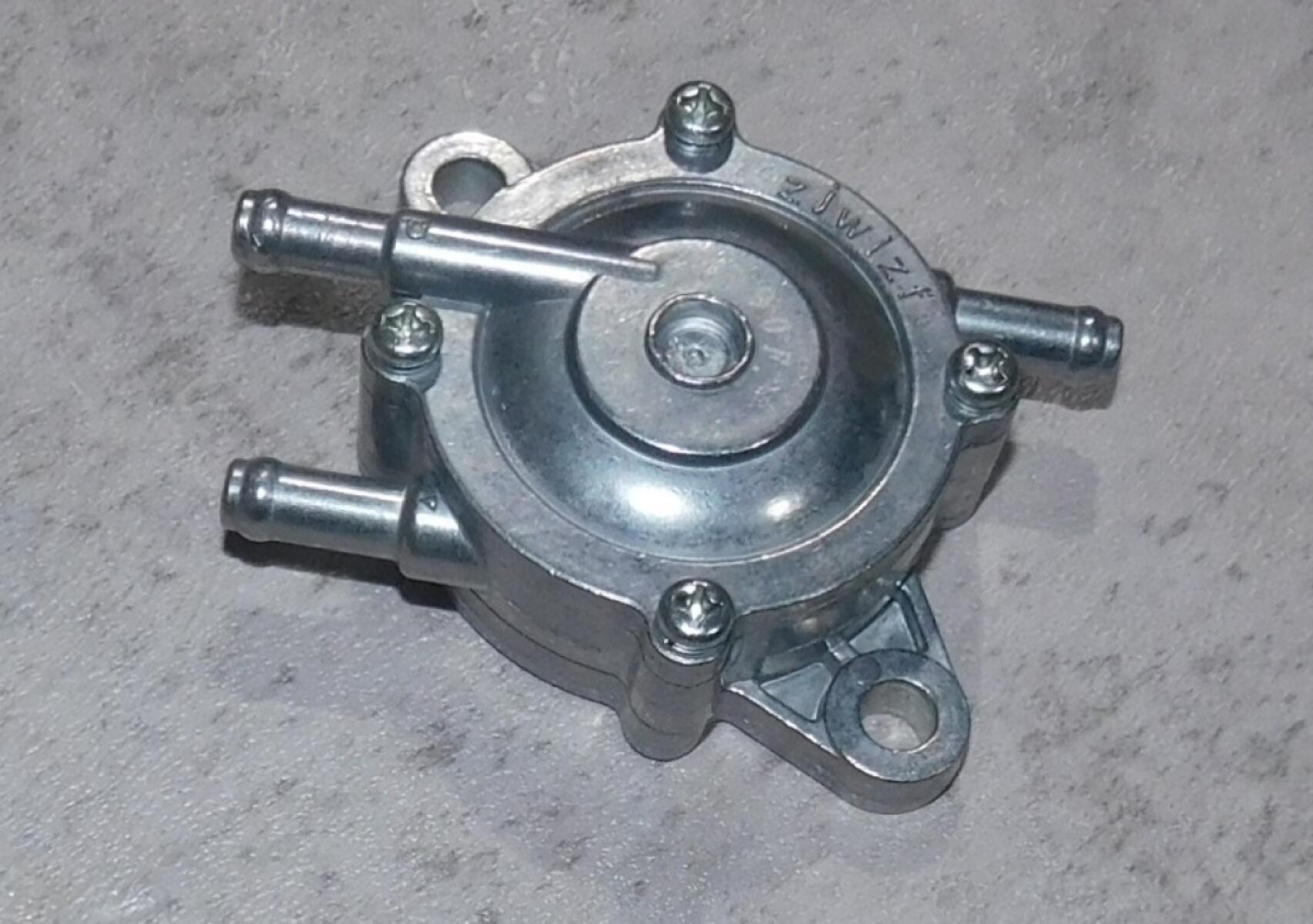 Насос топливный подкачивающий SGG 17000(..)-18000(..),2V90F (металлический) / Fuel pump metal (16700-A2910-0004) Насос топливный подкачивающий SGG 17000(..)-18000(..),2V90F (металлический) / Fuel pump metal (16700-A2910-0004)
