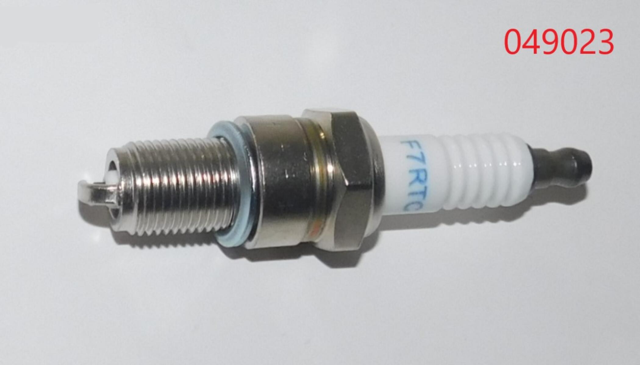 Свеча зажигания бензинового двигателя SGG 6000Ei(ESi),SV320B Sc / Spark plug (20027-00011-00) Свеча зажигания бензинового двигателя SGG 6000Ei(ESi),SV320B Sc / Spark plug (20027-00011-00)