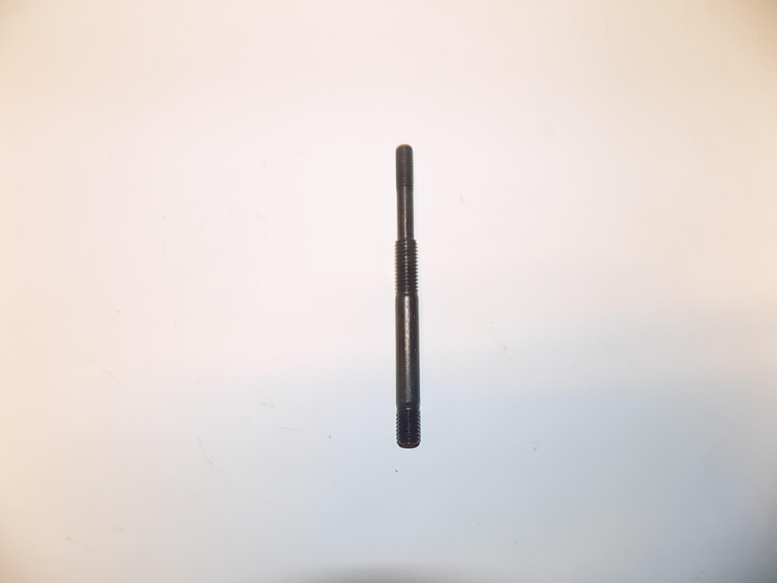 Шпилька головки блока цилиндров Ricardo K4100ZDS; TDK 42 4L (L=122 мм)/Stud, cylinder head Шпилька головки блока цилиндров Ricardo K4100ZDS; TDK 42 4L (L=122 мм)/Stud, cylinder head
