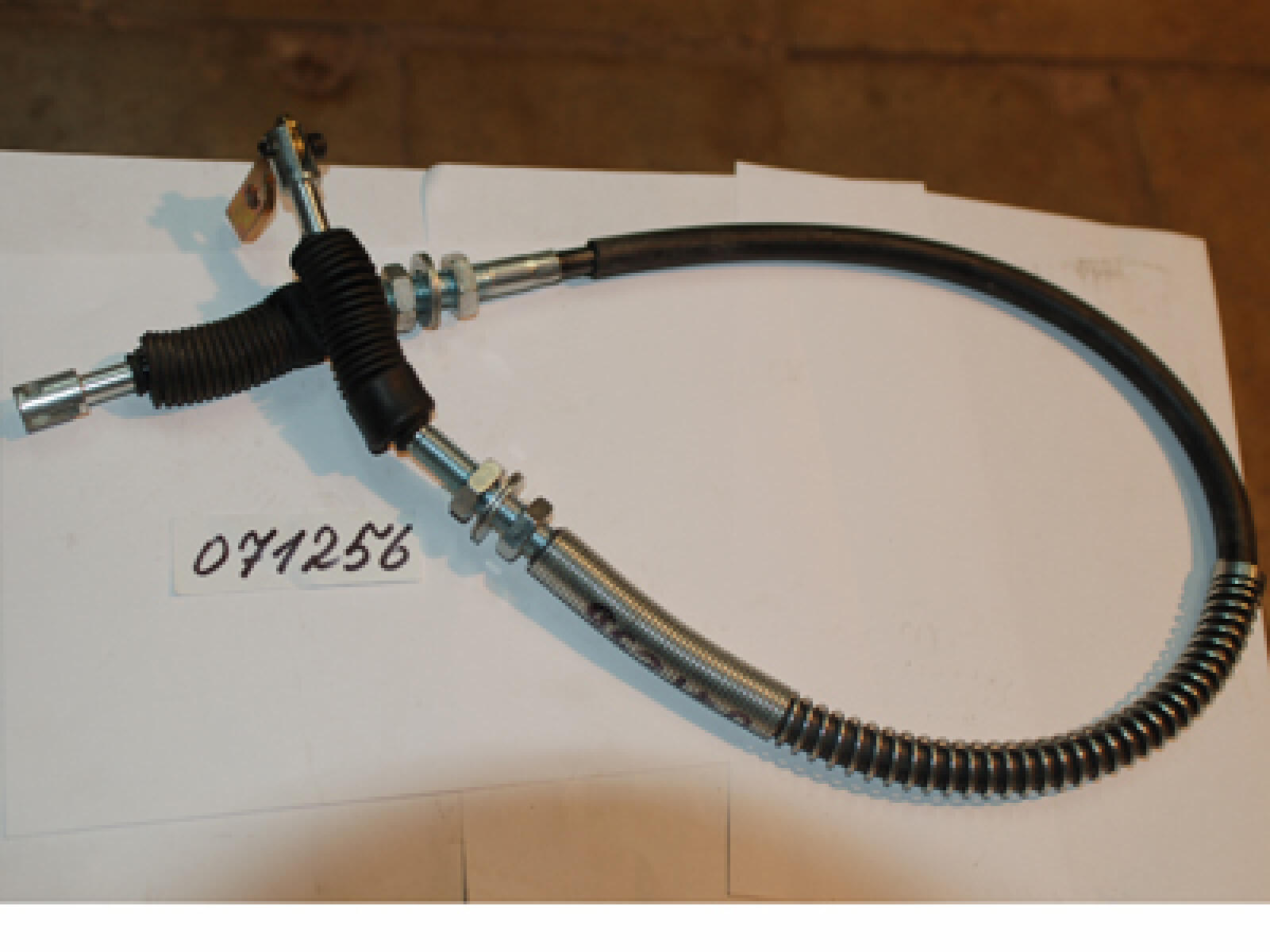Тросик реверса ТСС ВП-30 (L =105 см) (Cable Ass'y for MSH30-4, 3006002-2) Тросик реверса ТСС ВП-30 (L =105 см) (Cable Ass'y for MSH30-4, 3006002-2)
