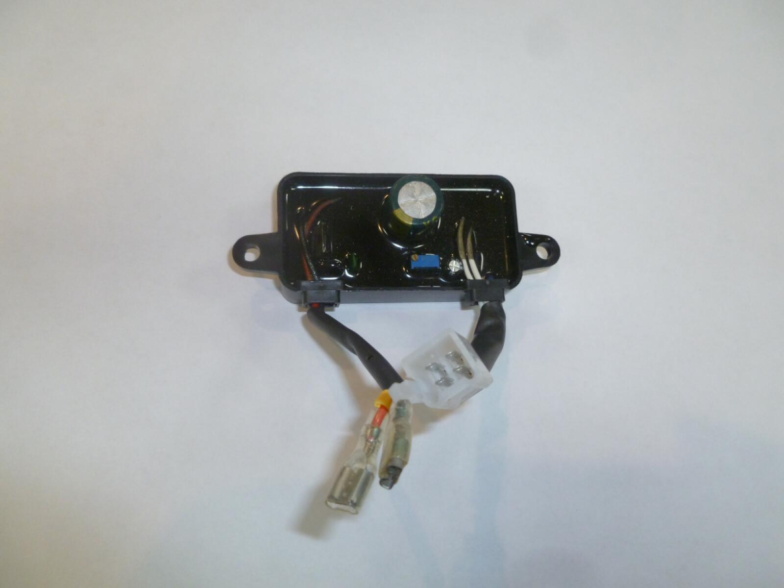 Регулятор напряжения SGG 2600L,E (прямоугольный) (220 v,6 конт.) /AVR, Single-phase,168-28 Регулятор напряжения SGG 2600L,E (прямоугольный) (220 v,6 конт.) /AVR, Single-phase,168-28