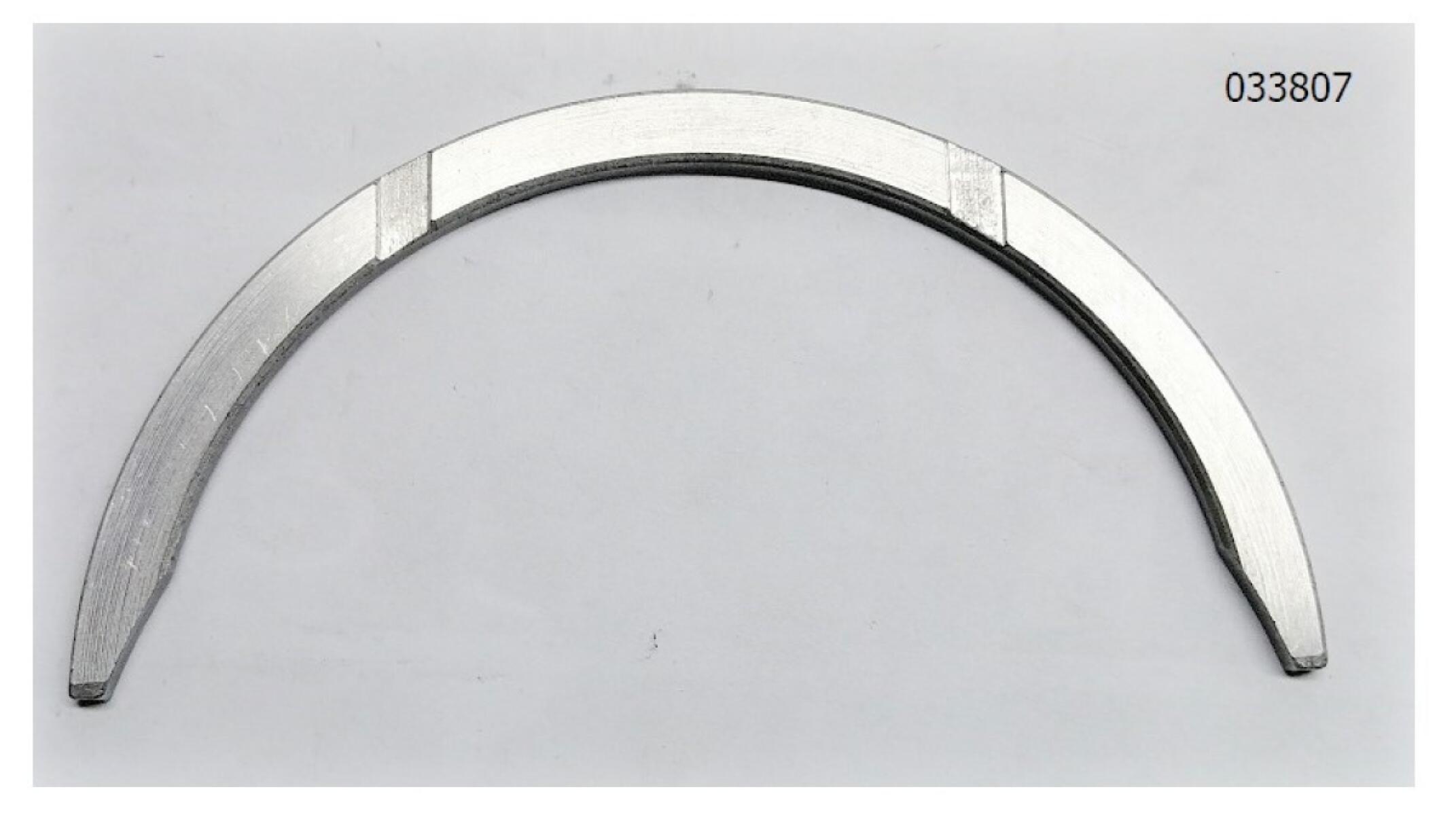 Полукольцо упорного подшипника нижнее Yangdong Y4105D/Lower thrust piece of crankshaft Полукольцо упорного подшипника нижнее Yangdong Y4105D/Lower thrust piece of crankshaft