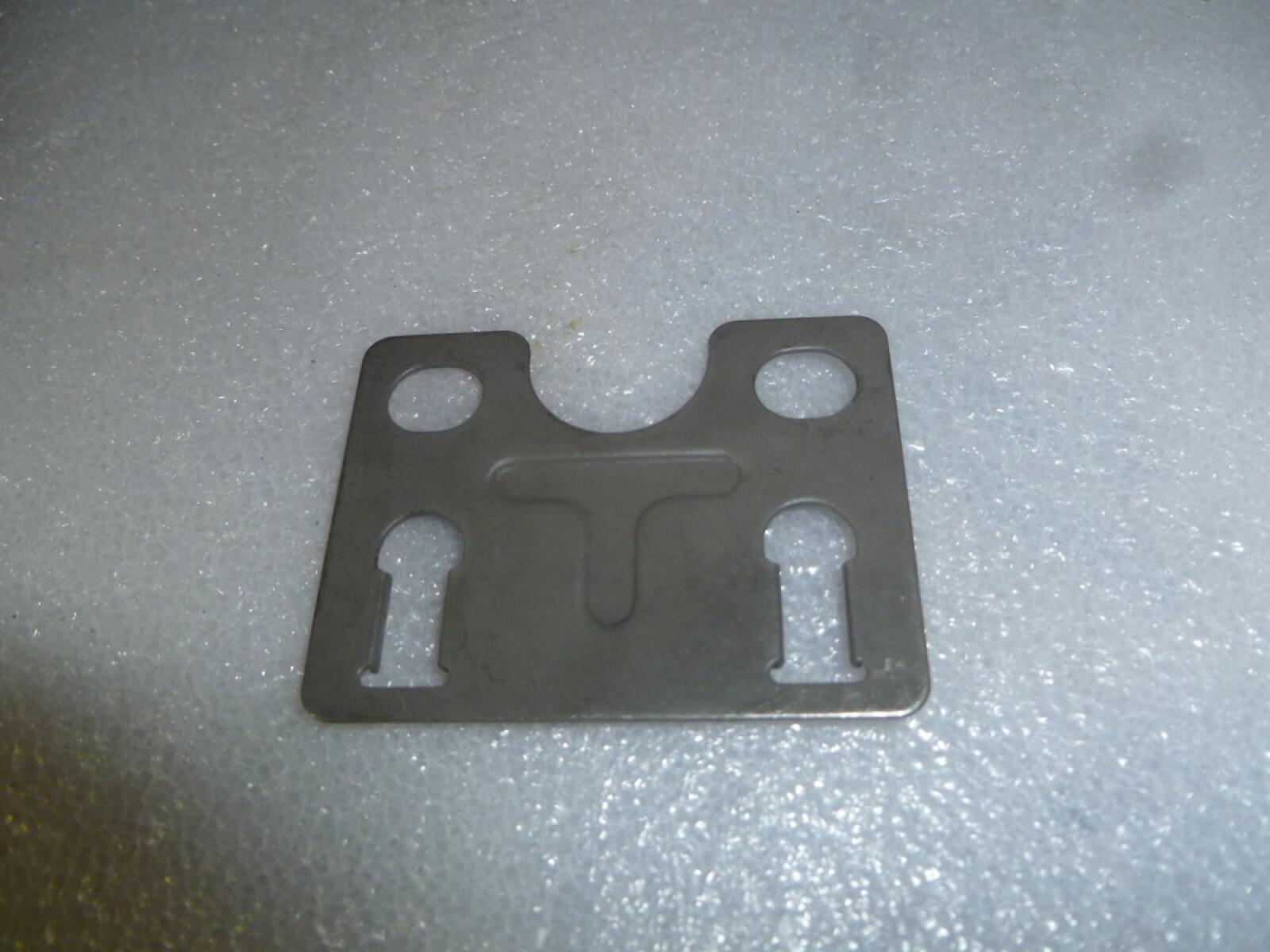 Пластина направляющая штанг SGG 7500(..),SC192FD Sc / Plate push rod guide (14449-E88F-0000) Пластина направляющая штанг SGG 7500(..),SC192FD Sc / Plate push rod guide (14449-E88F-0000)
