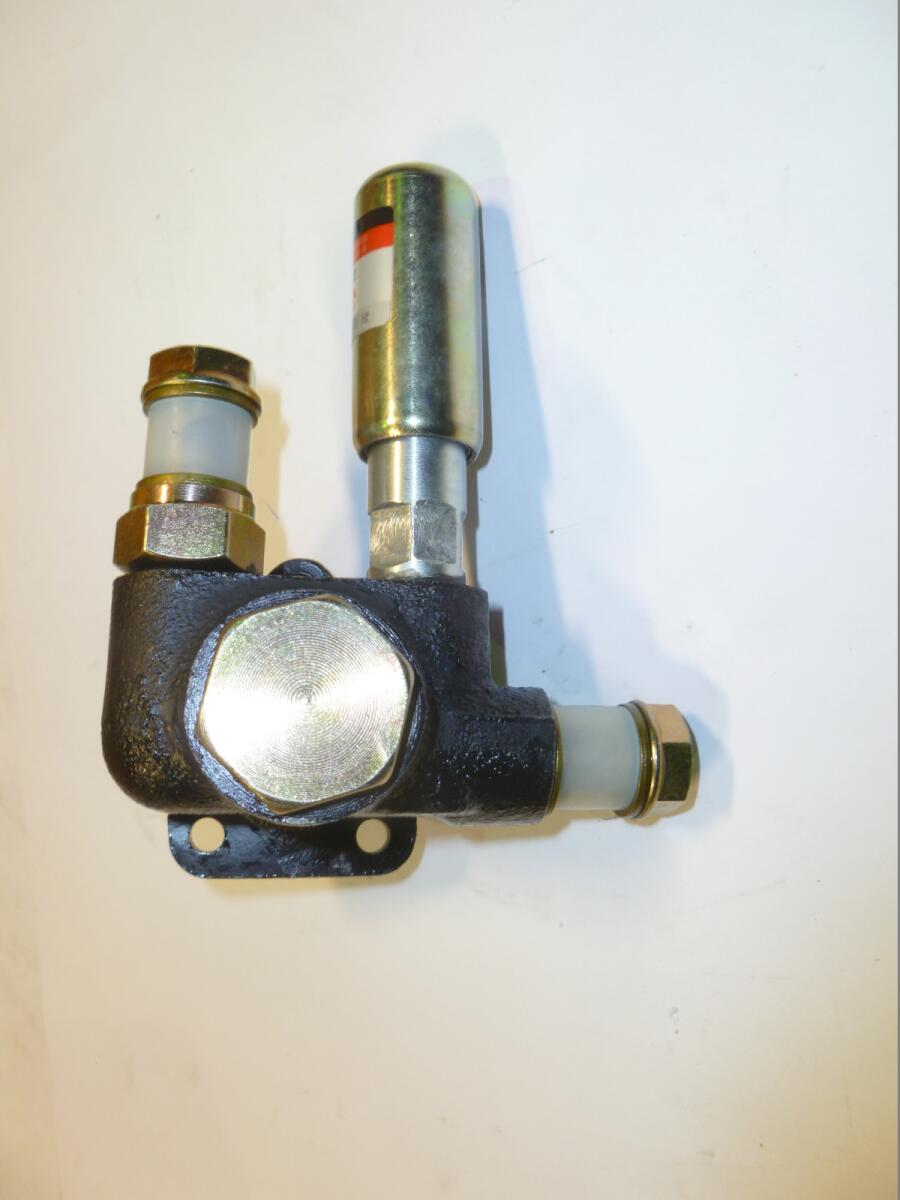 Насос ручной подкачки топлива SDEC SC4H180D2; TDS 120 4LTE (фланец 52х67,5,правый) /Hand Primer pump Насос ручной подкачки топлива SDEC SC4H180D2; TDS 120 4LTE (фланец 52х67,5,правый) /Hand Primer pump