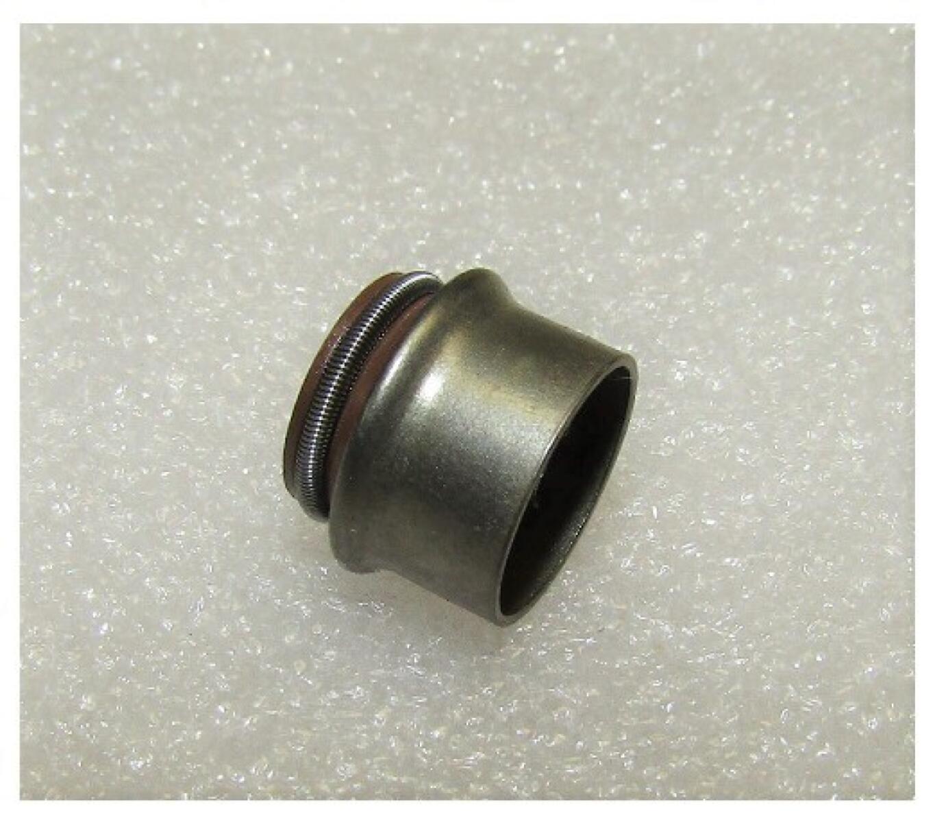Колпачок маслосъемный SDG 6500,C192FD / Oil seal of valve guide (86-1702100,14444 -KD92-0000)