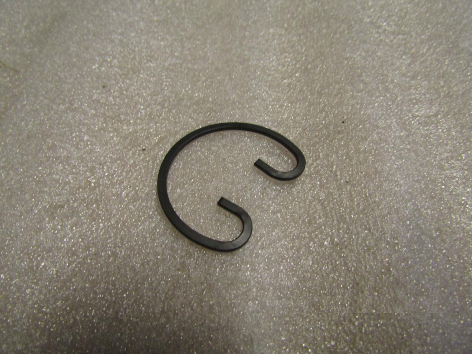 Кольцо стопорное пальца поршневого/Piston Pin Retainer (12151395) Кольцо стопорное пальца поршневого/Piston Pin Retainer (12151395)
