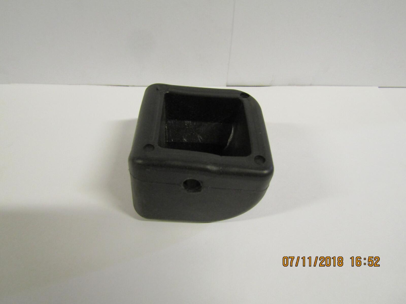 Держатель разбрызгивателя, правый TSS-CPC-80/PIPE HOLDER RIGHT Держатель разбрызгивателя, правый TSS-CPC-80/PIPE HOLDER RIGHT