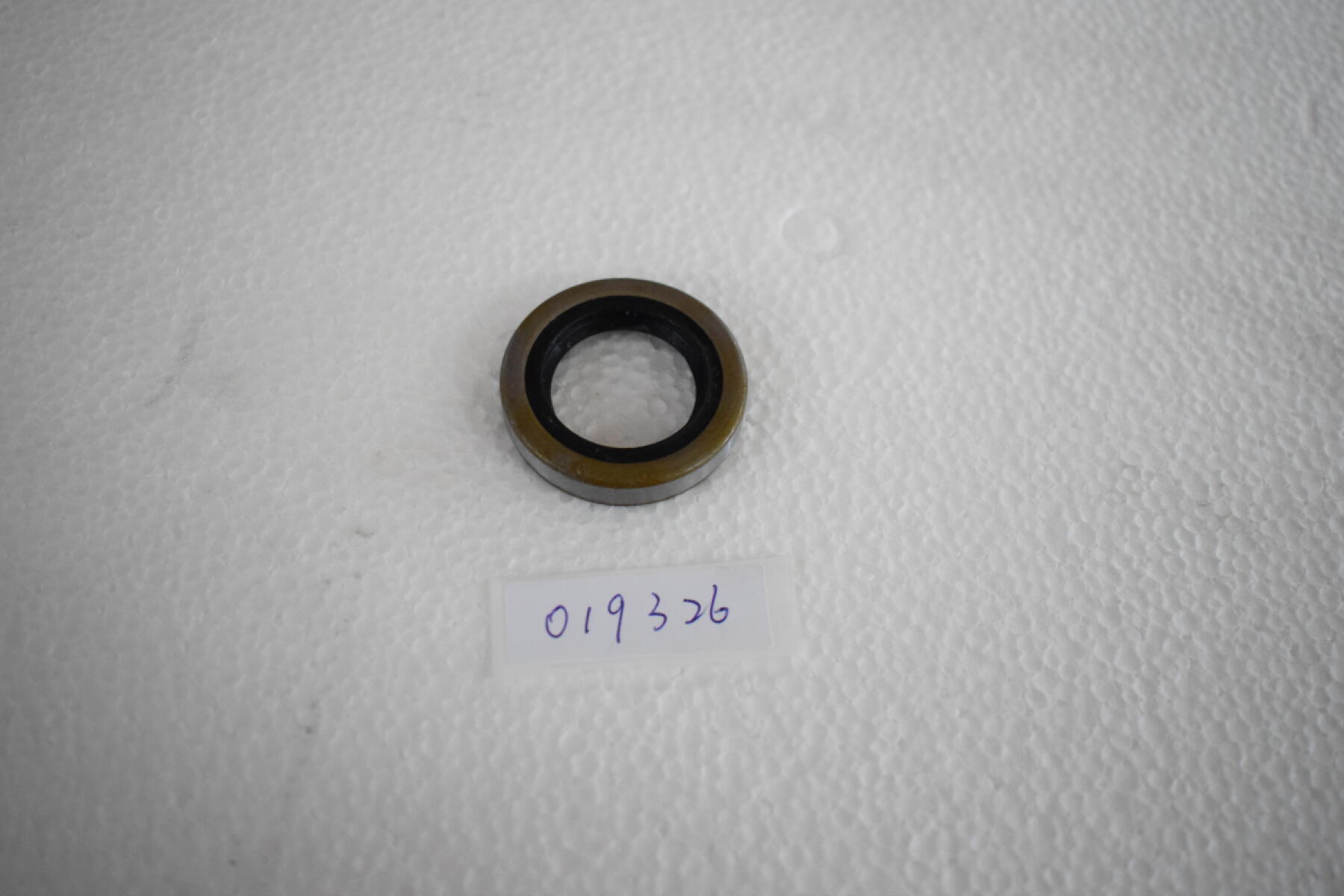 Сальник (24х38х7) коленвала передний EY20/OIL SEAL Сальник (24х38х7) коленвала передний EY20/OIL SEAL