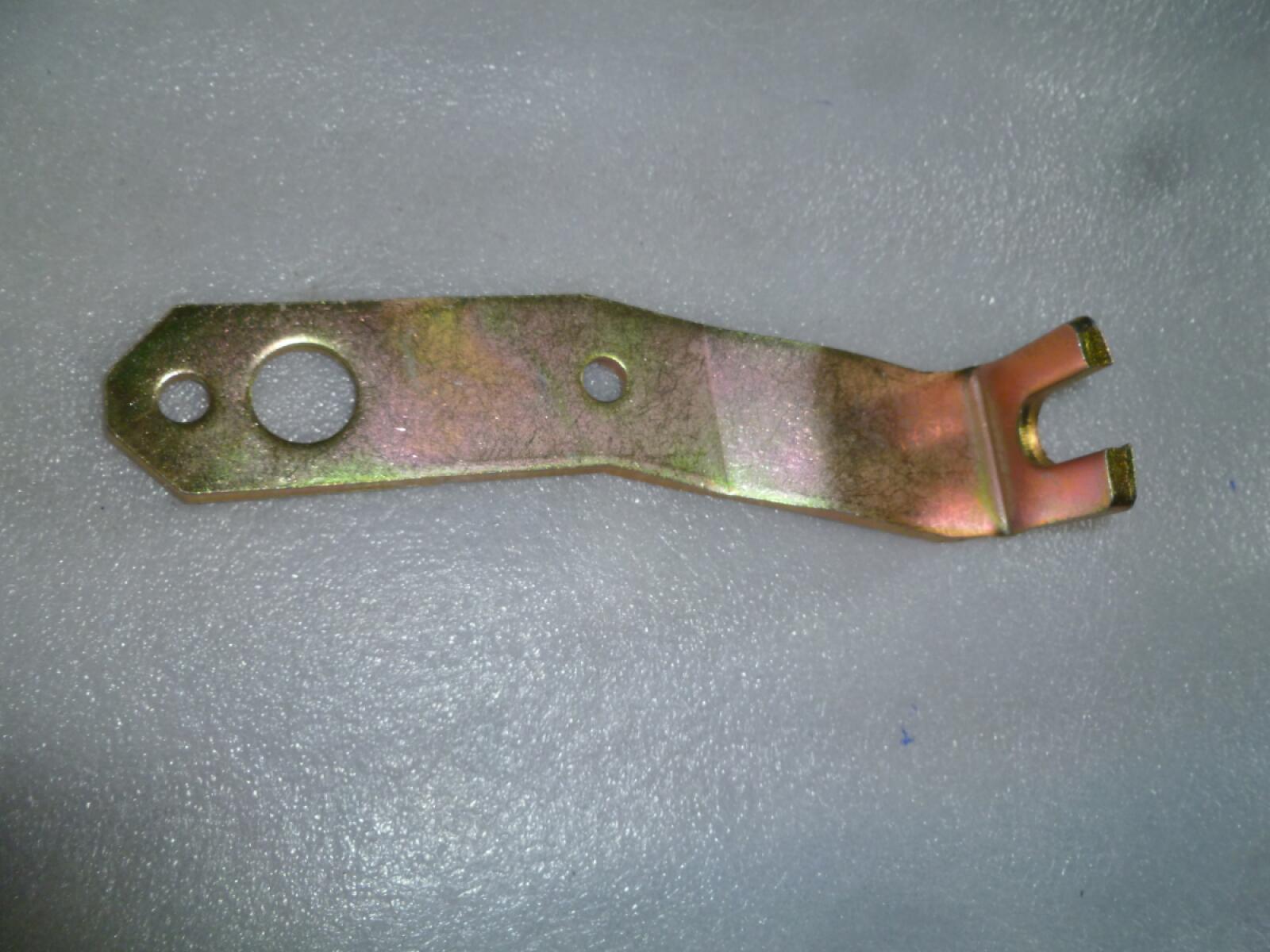 Кронштейн троса реверса TSS-WP160-170/Holder, №47 (CNP300024-47) Кронштейн троса реверса TSS-WP160-170/Holder, №47 (CNP300024-47)