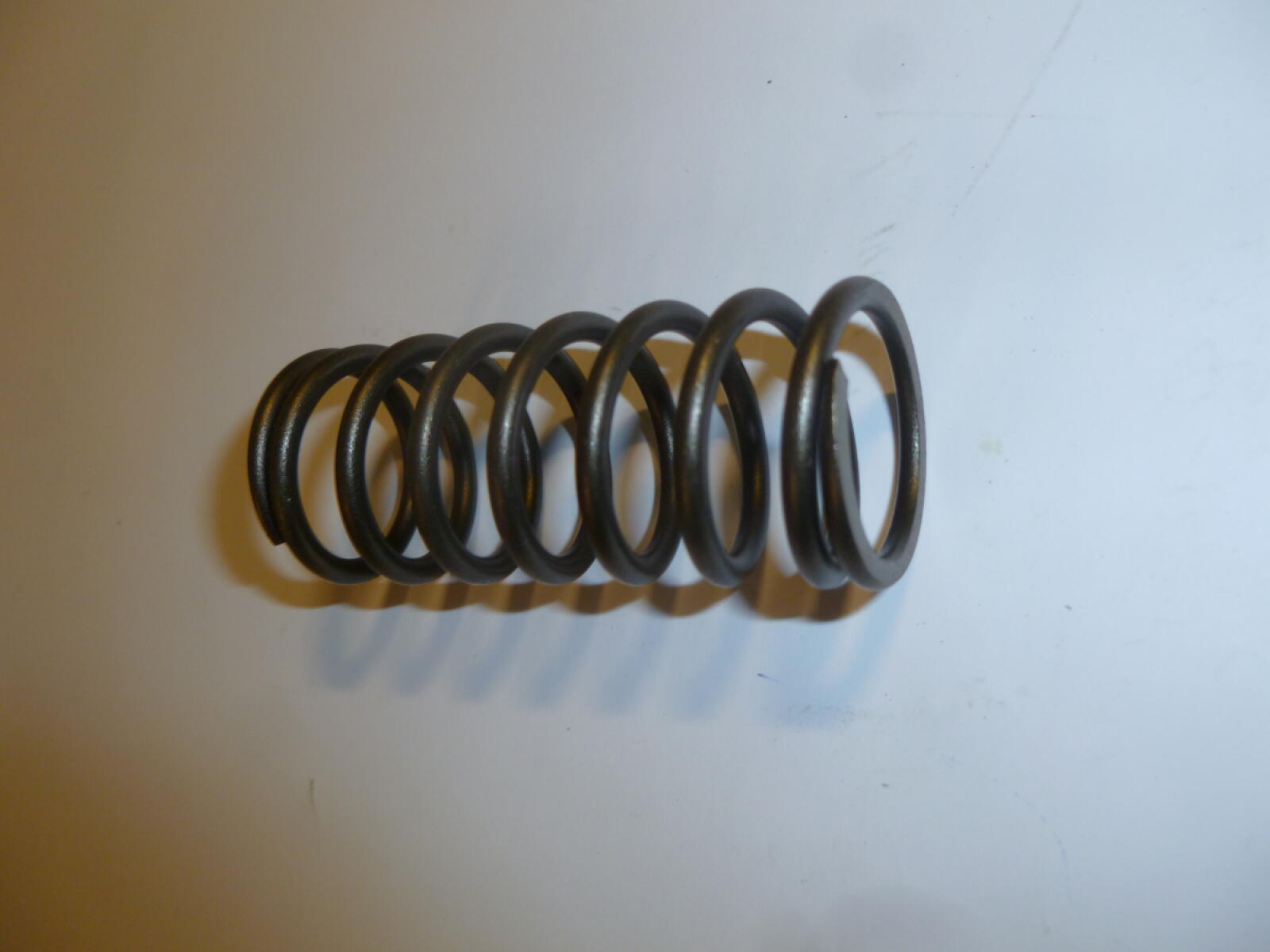 Пружина клапана внутренняя Ricardo R6126A-260DE; TDK 260 6LT/Inner spring,inlet &exhaust valve (6150 Пружина клапана внутренняя Ricardo R6126A-260DE; TDK 260 6LT/Inner spring,inlet &exhaust valve (6150