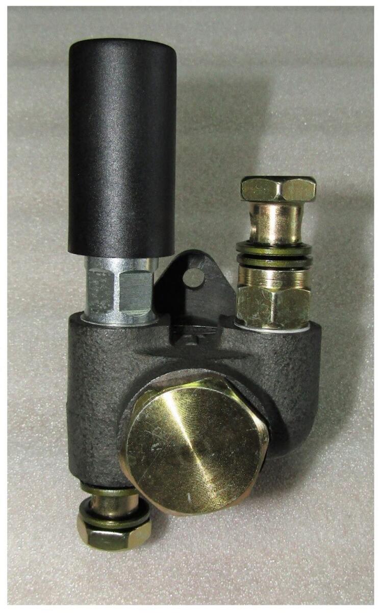 Насос ручной подкачки топлива Ricardo R6105 (фланец 51х67 мм, левый)/Hand Primer pump Насос ручной подкачки топлива Ricardo R6105 (фланец 51х67 мм, левый)/Hand Primer pump